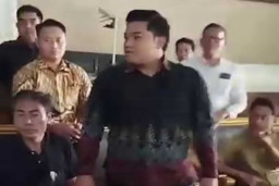 Ketua DPRD Gresik Ajak Gelud Pedagang Semambung Saat Audiensi