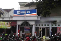 Taufiequrahmad sebagai Mantri BRI Unit Todanan Tipu Teguh Tri Prambudi