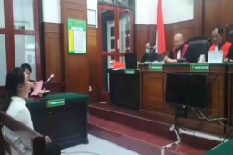 Bisnis Impor Fiktif, Dina Marisa Tanamal 1 Tahun 3 Bulan