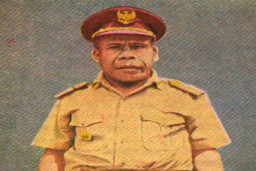 Di Bali Nama Irian yang Diusulkan Frans Kaisiepo