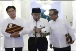 15 Guru Besar Hukum Tata Negara Indonesia yang Masih Aktif Mengajar