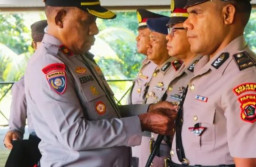 Upacara Sertijab Kasat Polairud dan Kasat Lantas Polres Supiori
