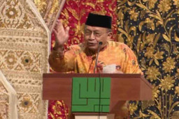 Tan Sri Rais Yatim, Anak Kandung Perantau Sukses Jadi Menteri Malaysia