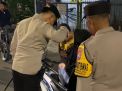 Cegah Tawuran, Gangster, Curanmor, Jambret, Polisi Gelar Operasi di Depan Makam Rangkah Surabaya