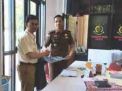 Dinas PU Sumber Daya Air Jatim Serahkan Barang Bukti Dugaan Korupsi ke Kejari Gresik