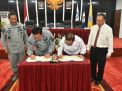 Kepala Bakamla RI Tanda Tangani Kerja Sama dengan Universitas Sam Ratulangi