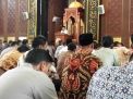 Jadi Khatib di Masjid Arif Nurul Huda Polda Jatim, Pesan KH Abdul Mutholib
