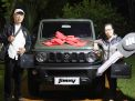 Suzuki Serahkan Jimny kepada Pemenang Program Undian Test Drive