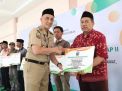 Pj Bupati Bangkalan Salurkan Bantuan Modal ke Pelaku IKM