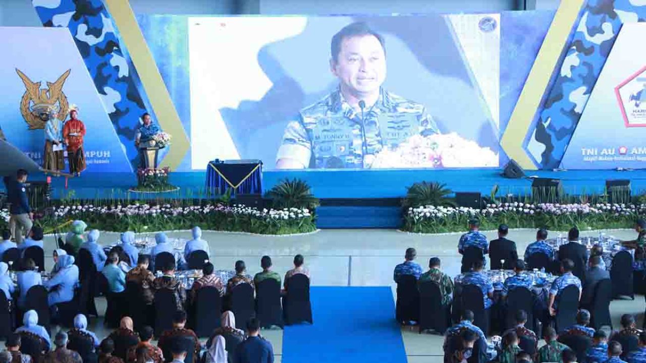 Karya Bakti yang dilaksanakan di Skadron 33 Lanud Sultan Hasanuddin