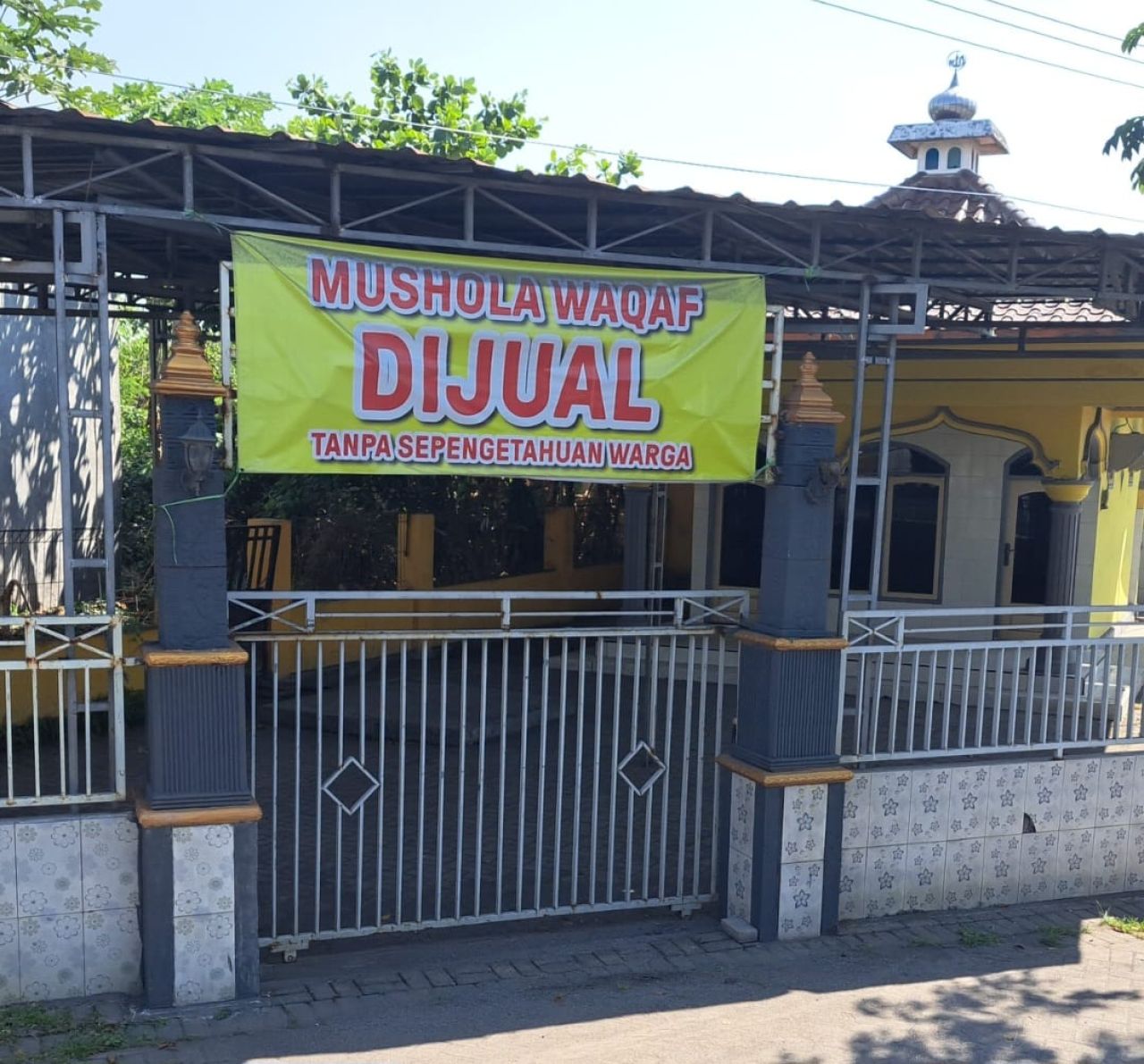 Musholla Waqaf di Desa Manyar Sidomukti Laku Rp 1,3 Miliar Tanpa Rembug, Ahli Waris dan Warga Berang