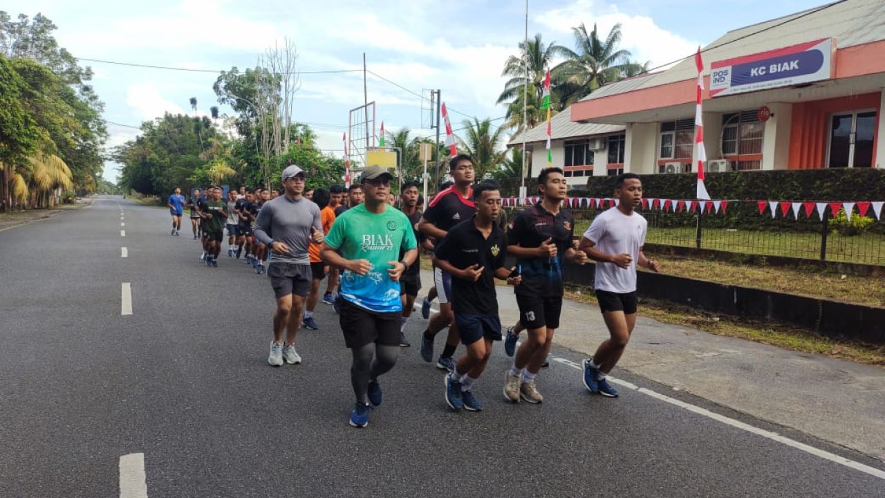 Songsong Pasifik Run 0708, Komandan Wing Udara 3 Ajak Prajurit Penerbal Biak Lari 10 K