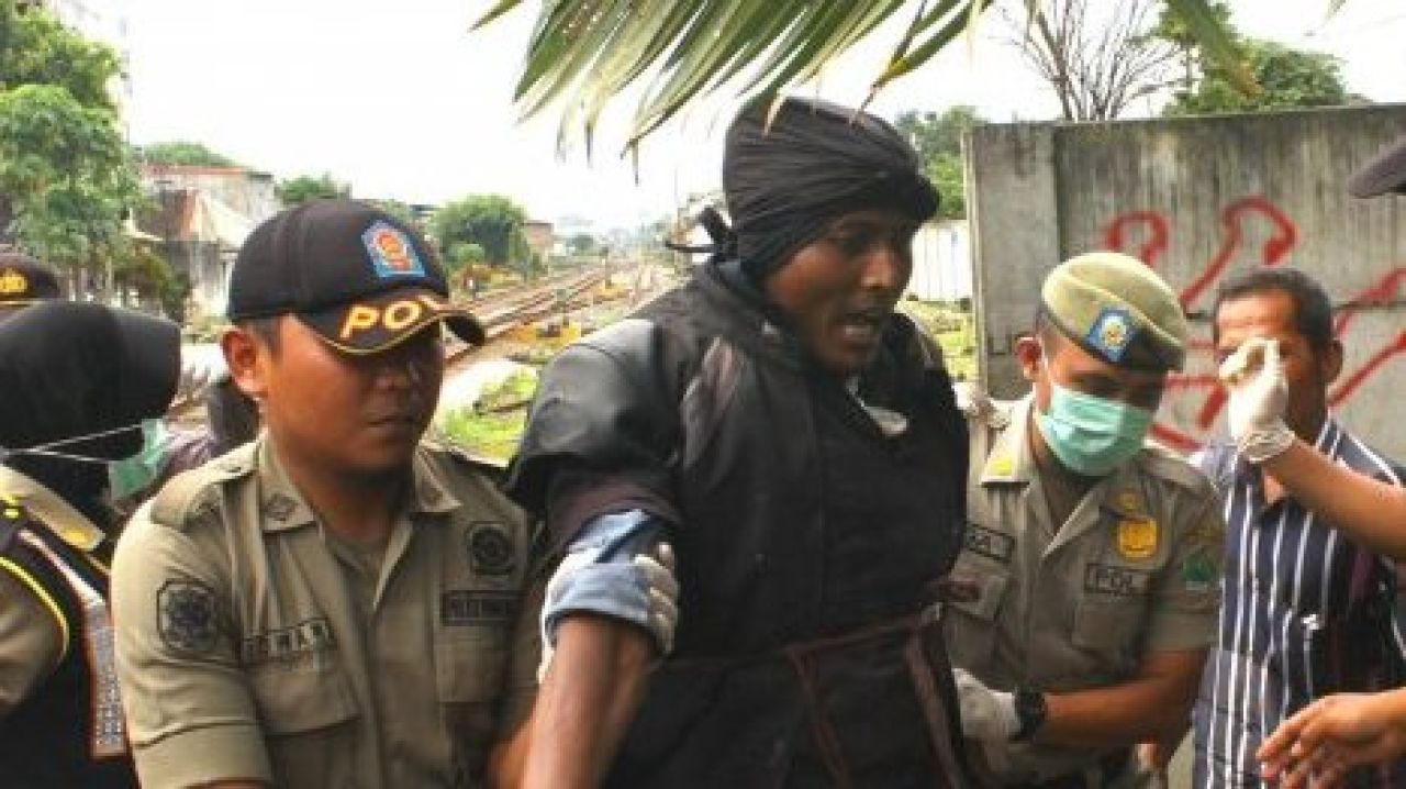 Sekelompok gelandangan dan orang gila di penjuru Kabupaten Banyuwangi