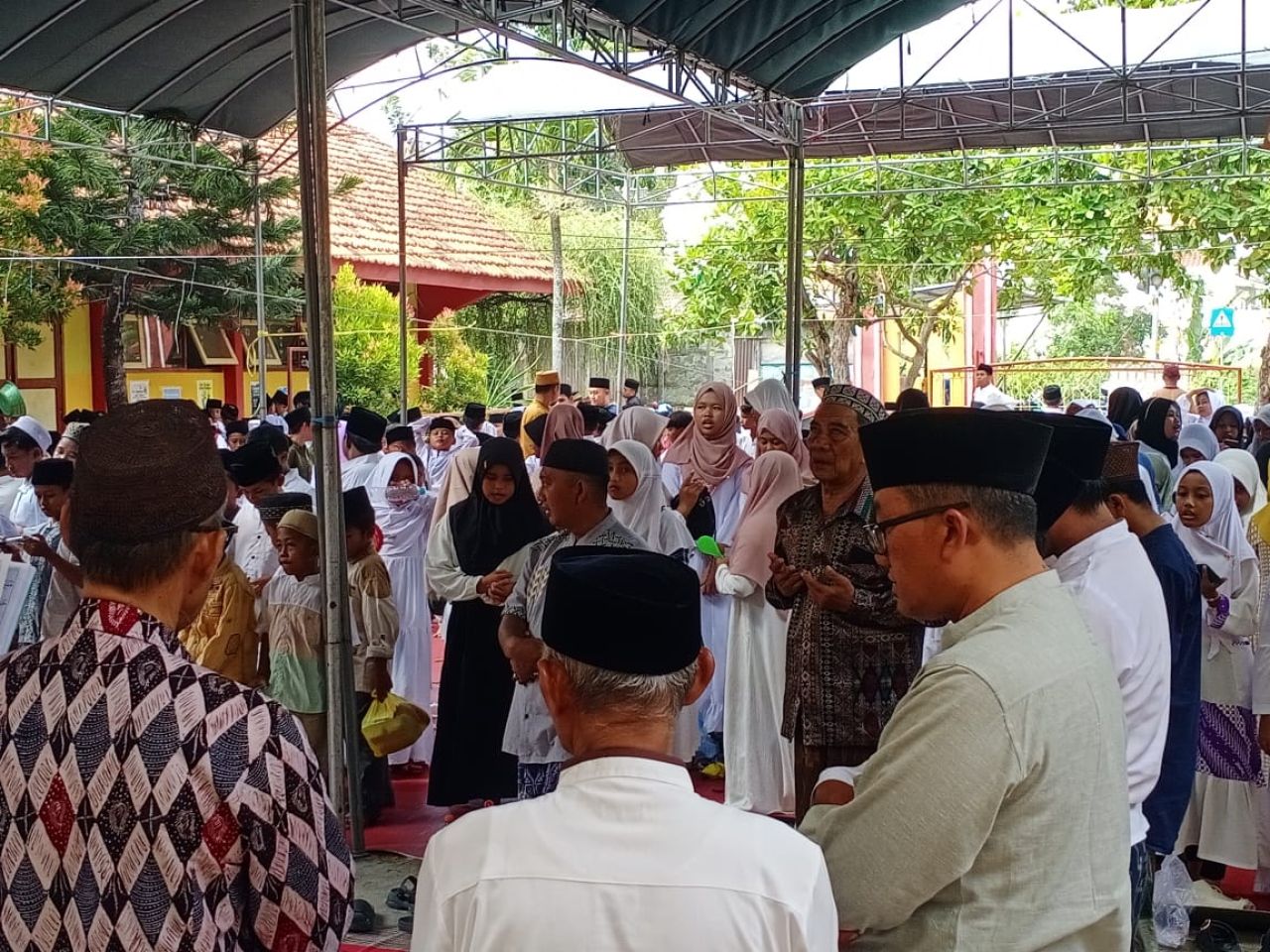 Undangan yang hadir di acara Maulud Nabi Muhammad SAW