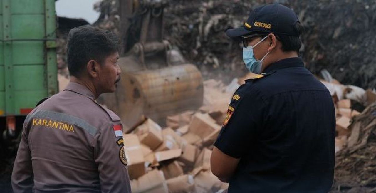 1.850 karton kepiting impor