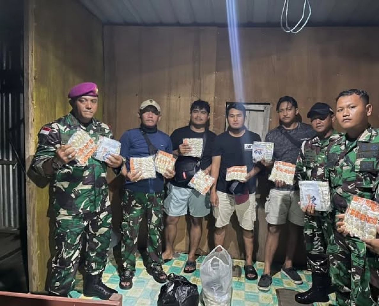 Satgas Pamtas Yonarmed 11 Kostrad Gagalkan Penyelundupan 960 Kosmetik Ilegal