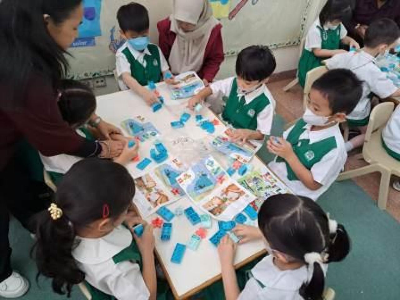 Kegiatan Learning through Play bersama The LEGO Group dan SuperMom Indonesia di Kinderland Sunrise