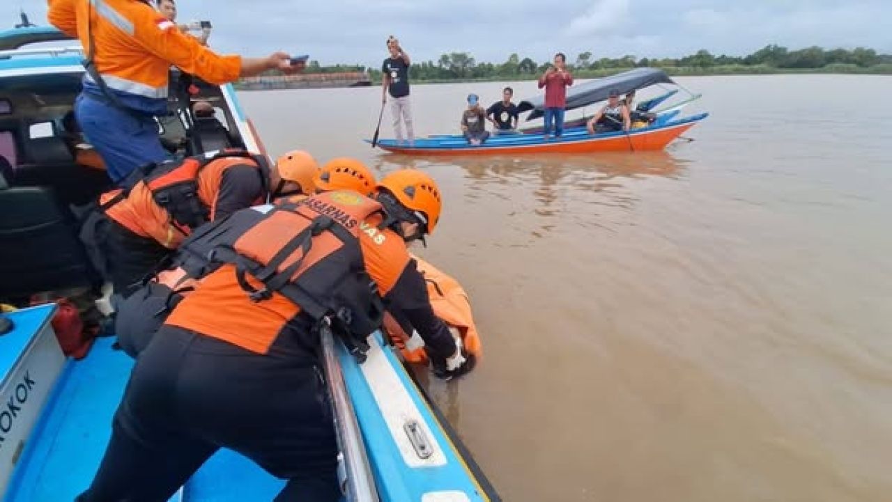Pencarian oleh tim SAR gabungan
