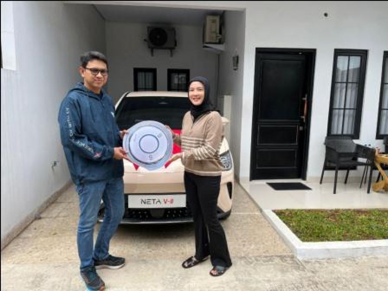 NETA Hadiahkan 1 Unit NETA V-II kepada Pemenang Lucky Dip di GJAW 2024