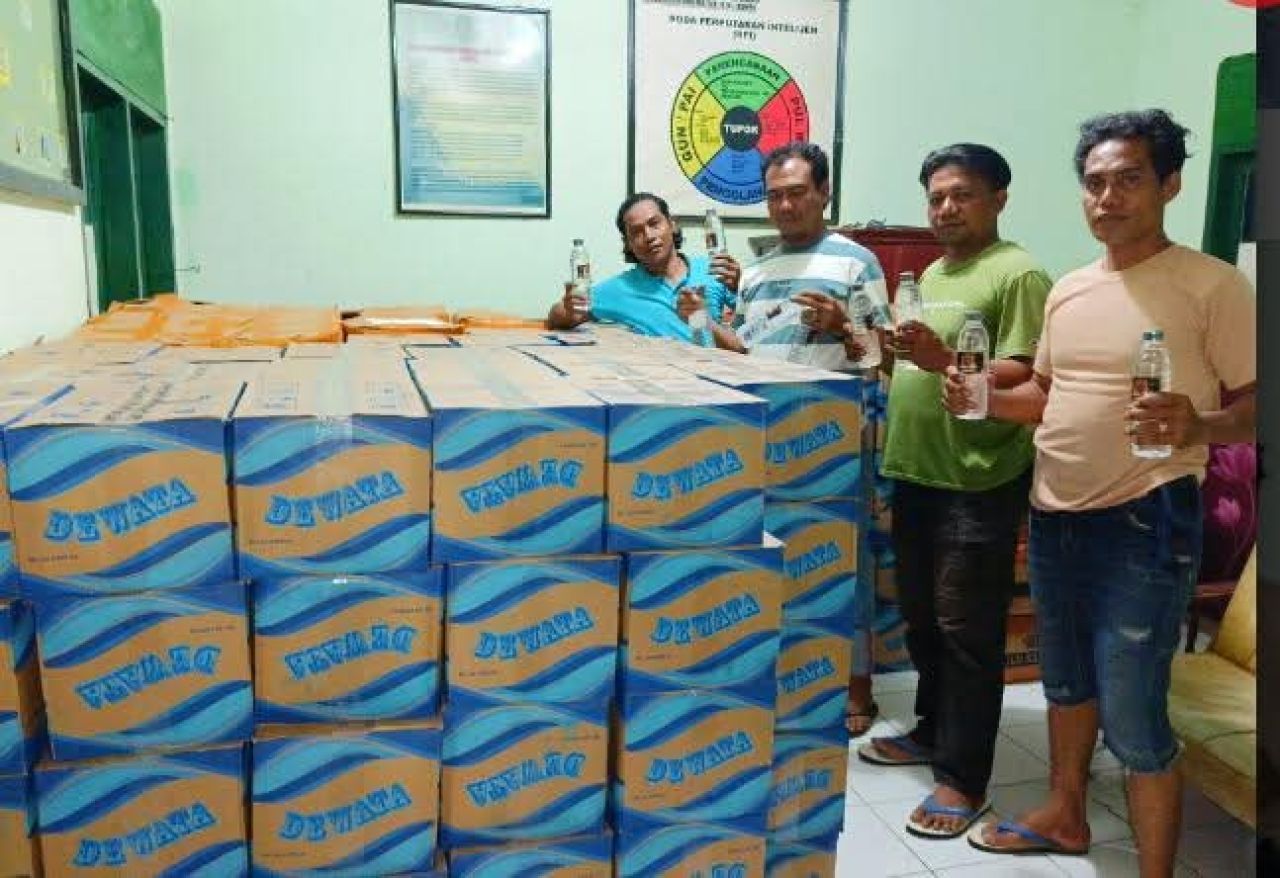 Arak Bali di dalam kardus diamankan Kodim Dompu