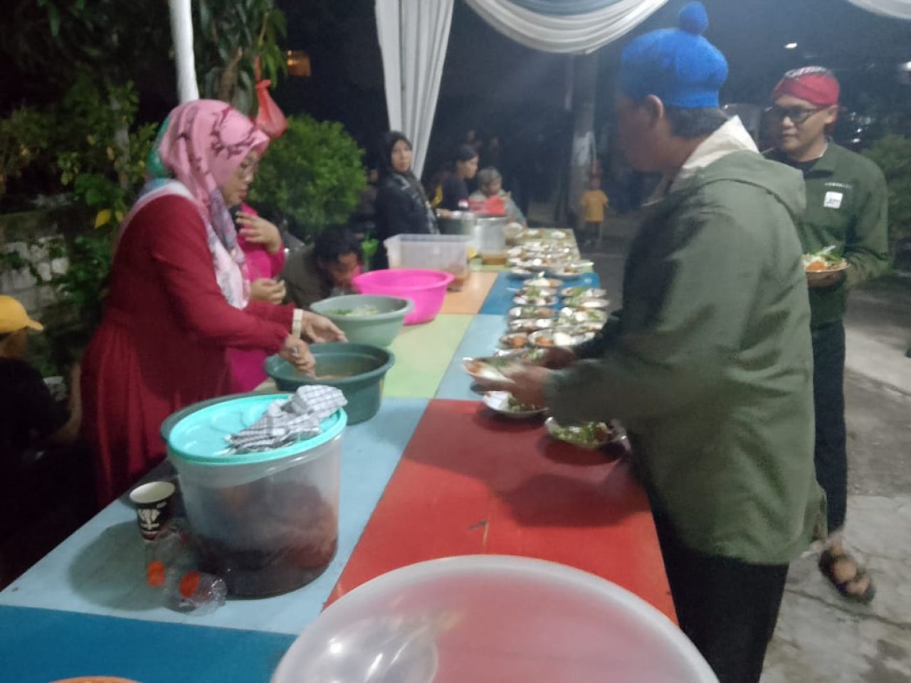 Stand UMKM di acara sholawatan di Desa Hendrosari