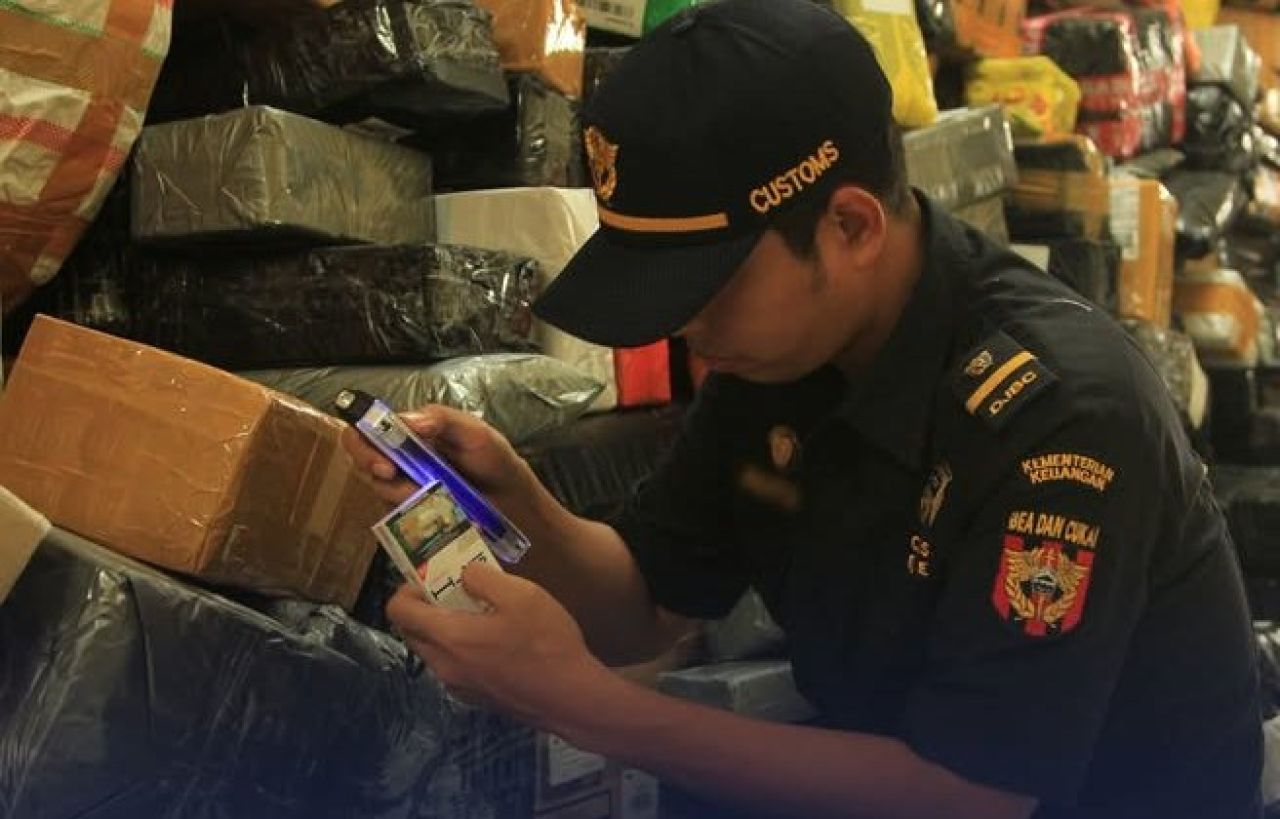 Pengedar Rokok Ilegal di Pasuruan Dituntut 3 Tahun Penjara