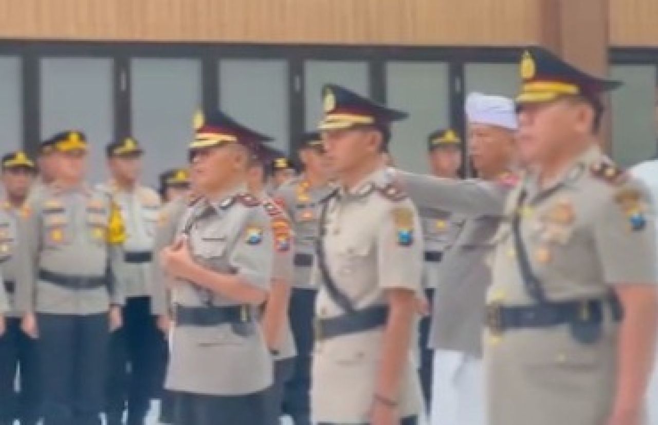 Pengucapan sumpah pengangkatan jabatan di Polresta Sidoarjo