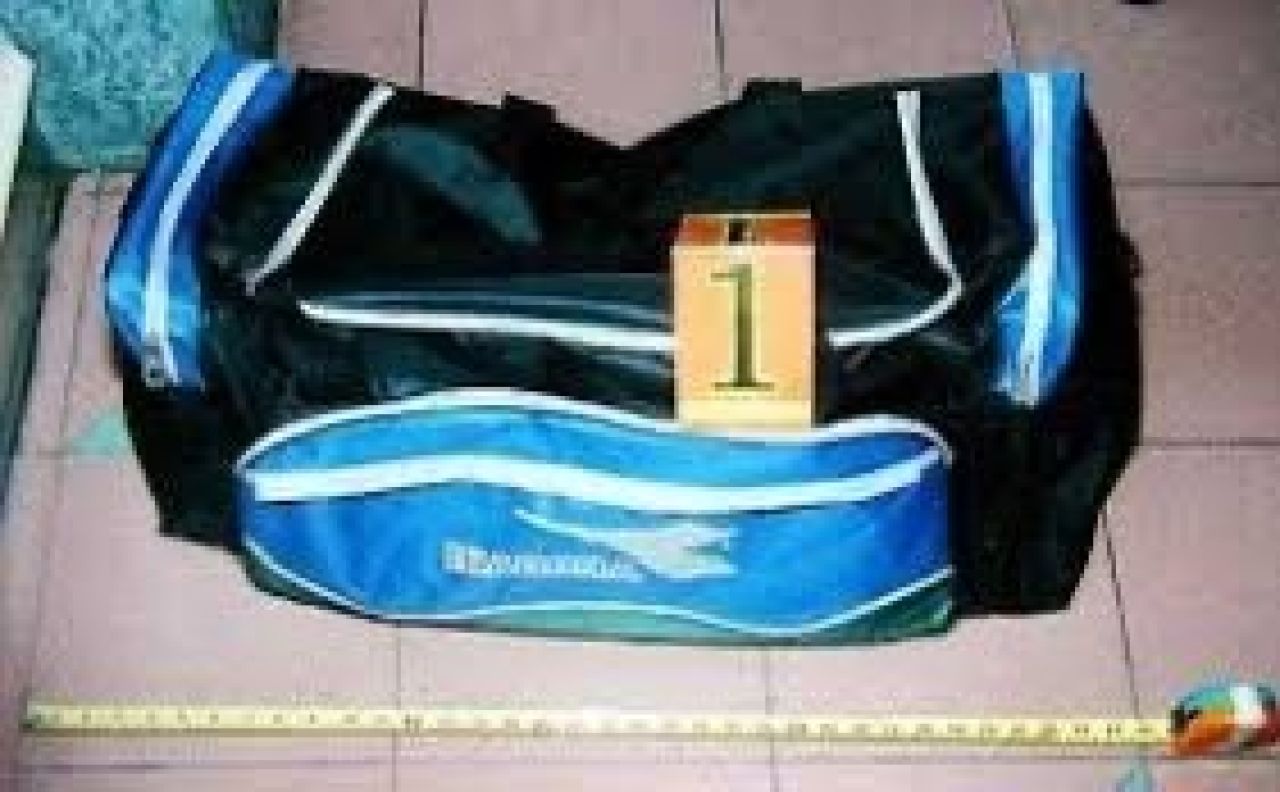 Cheng Yang Fang mendapati sebuah tas olahraga