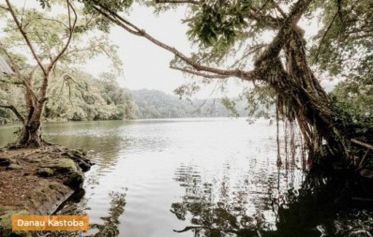 Danau Kastoba