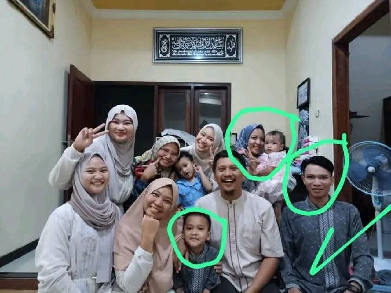 Yang dilingkari merupakan korban longsor asal Desa Kloposepuluh