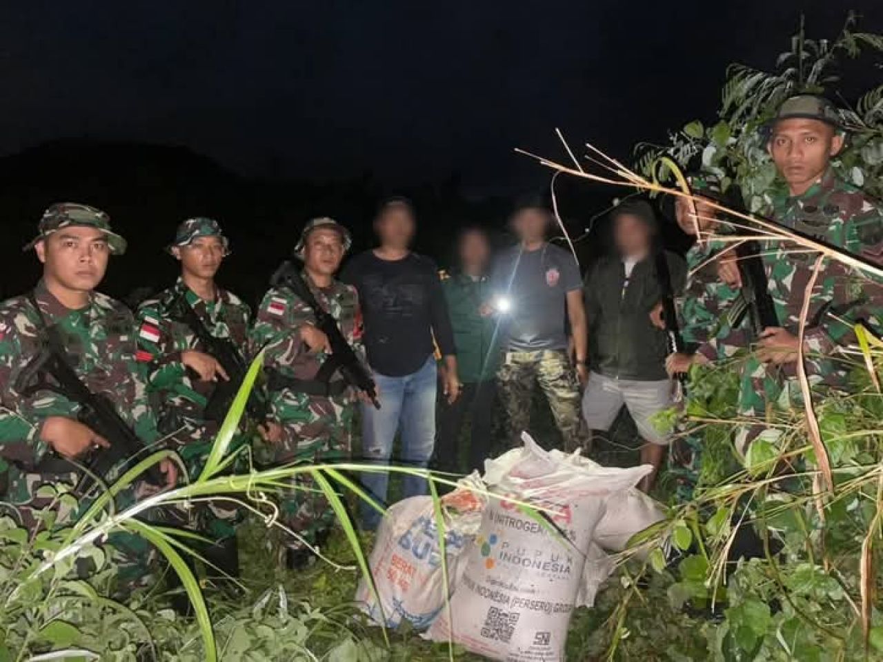 Satgas Pamtas Gagalkan Penyelundupan Pupuk Bersubsidi ke Timor Leste