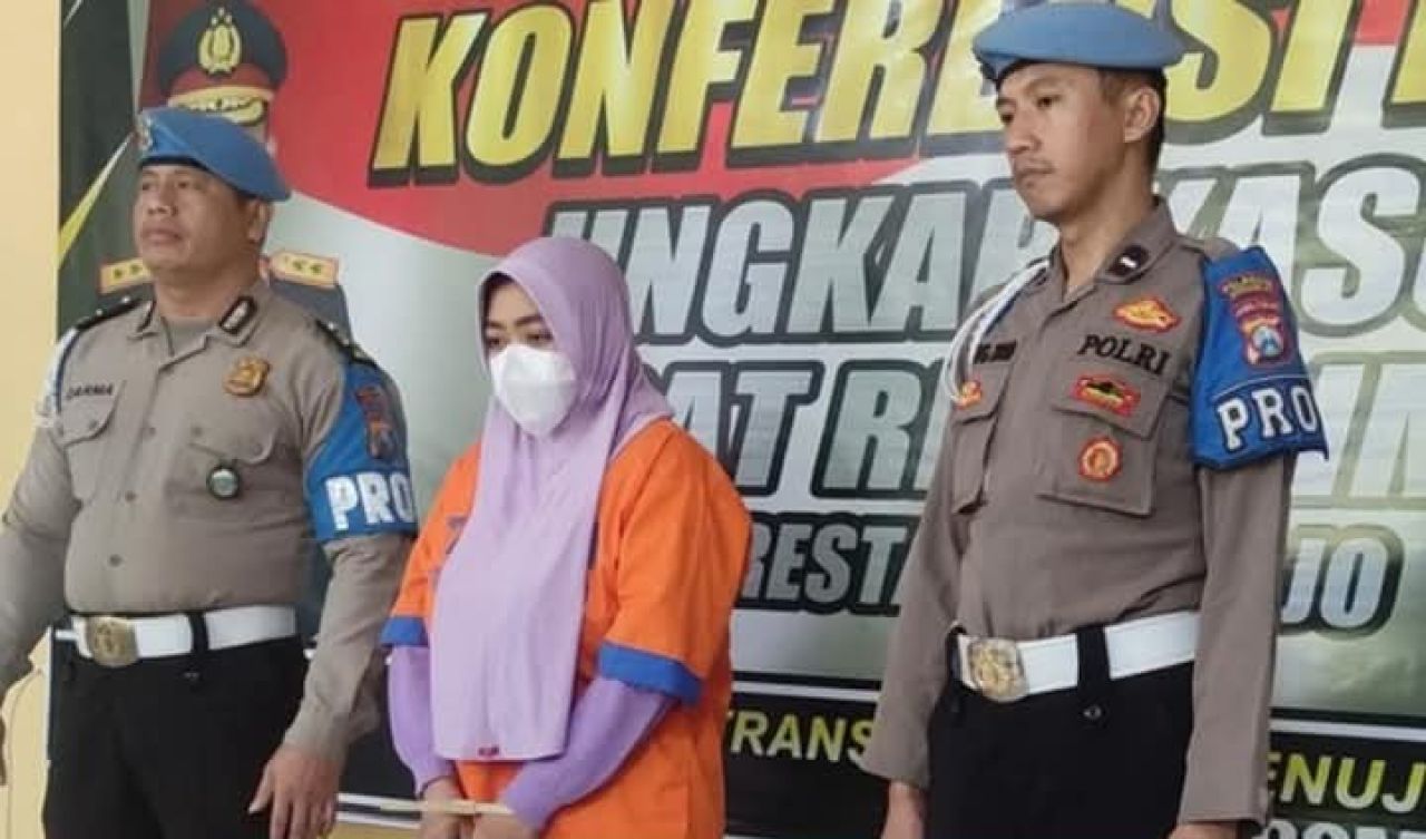 Fatimatu Zahro saat digelar press conference di Polresta Sidoarjo