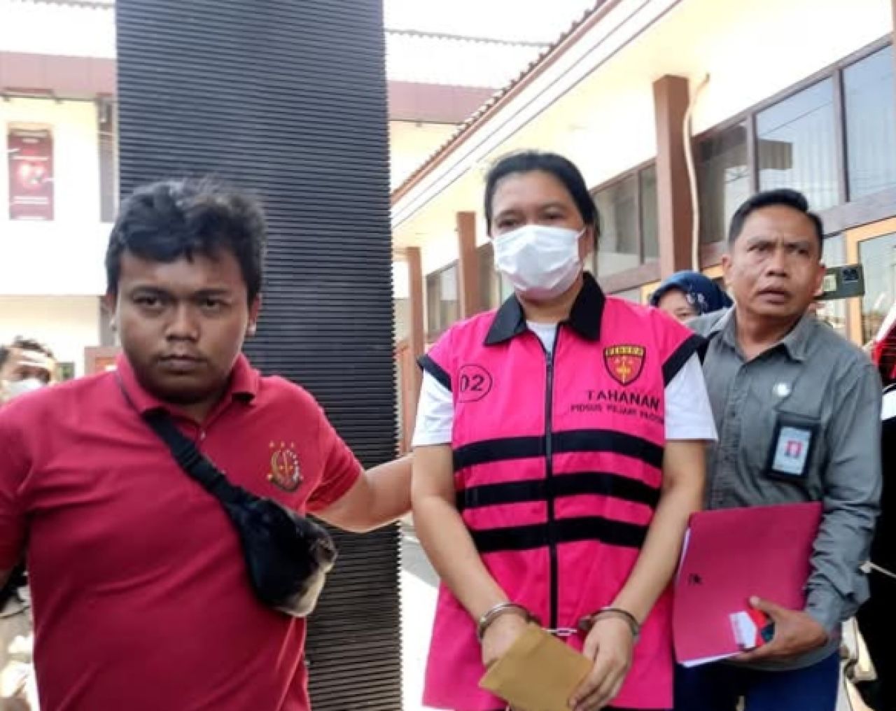 Suami Istri Terdakwa Kasus Kredit Fiktif di BRI Unit Tegalombo Dituntut 7 dan 9 Tahun Penjara