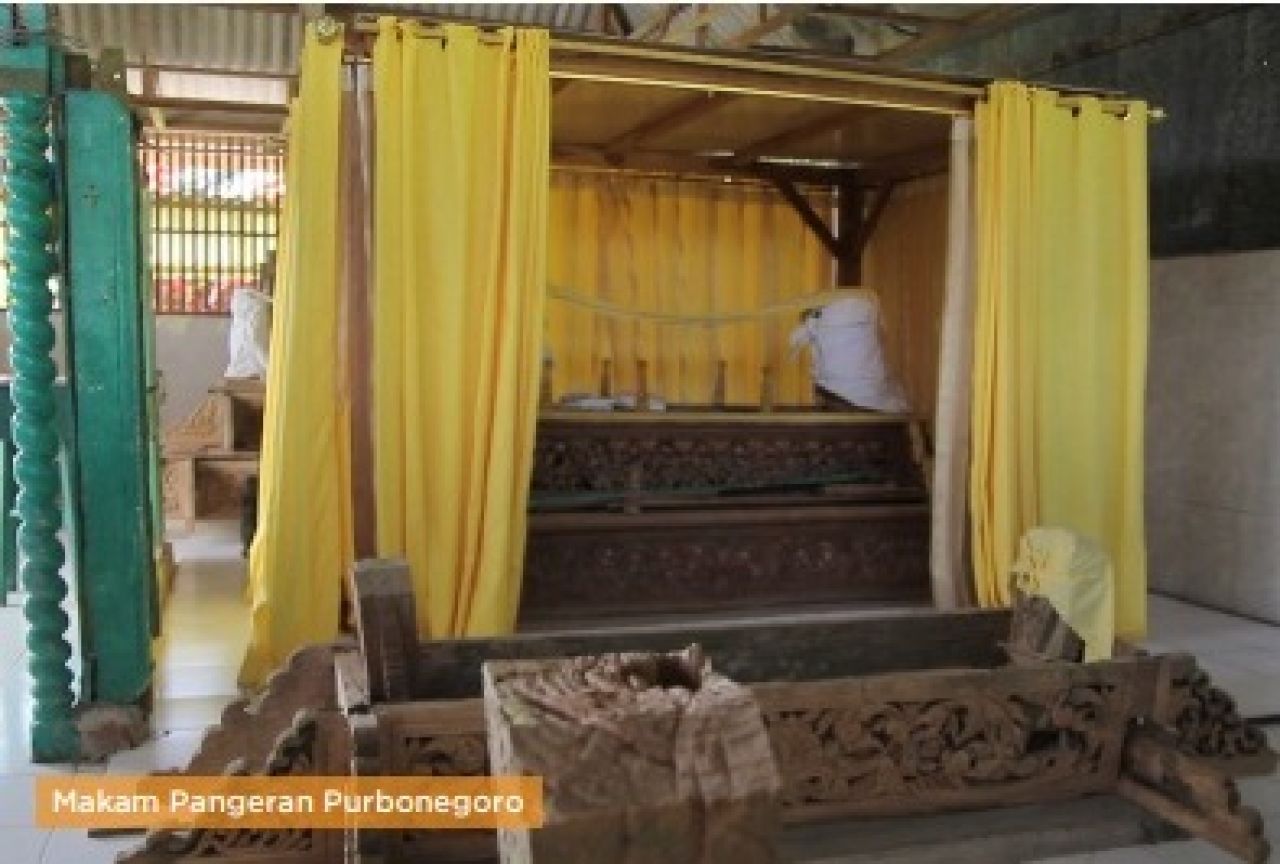 Makam Pangeran Purbonegoro