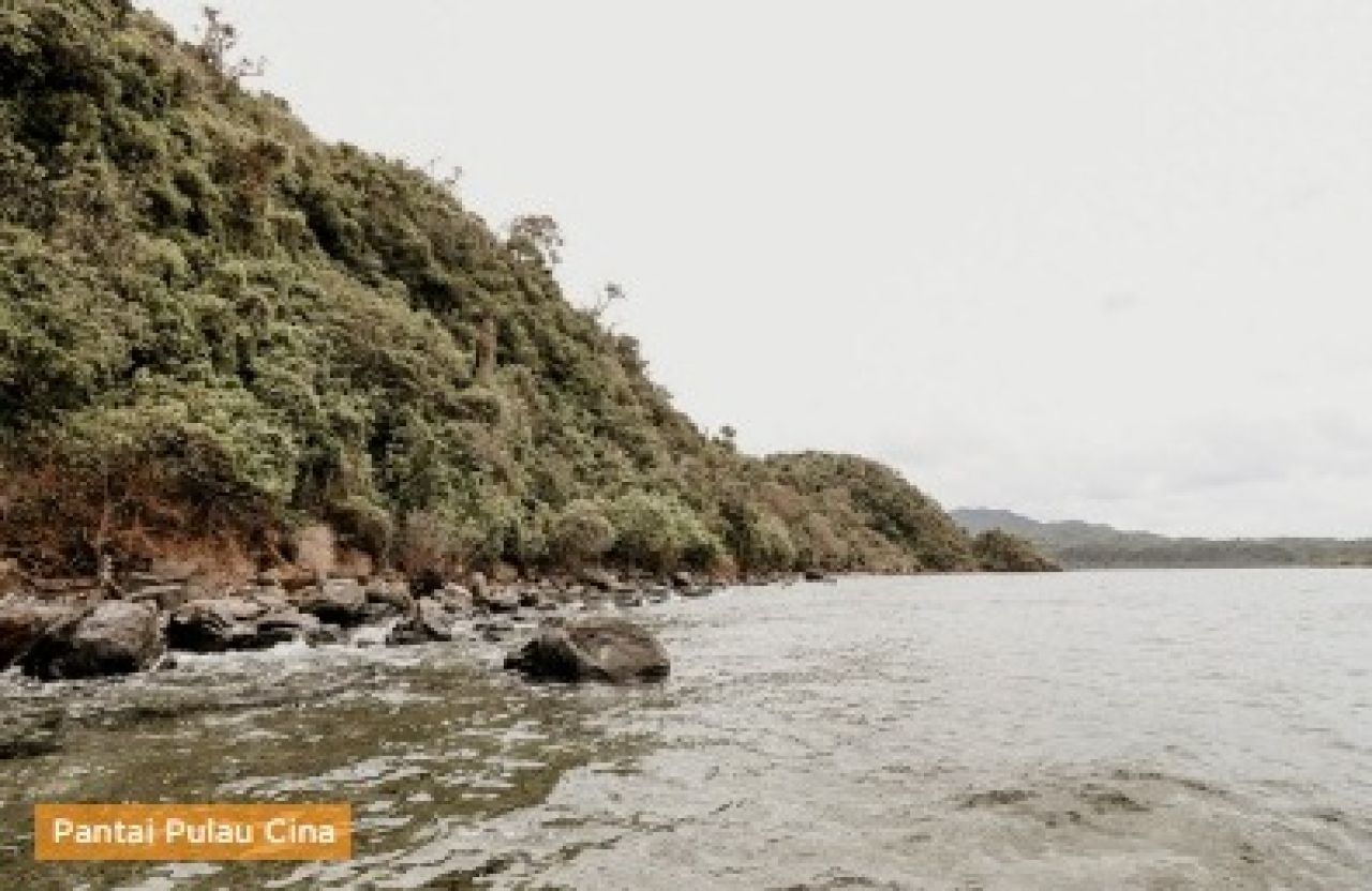 Pantai Pulau Cina