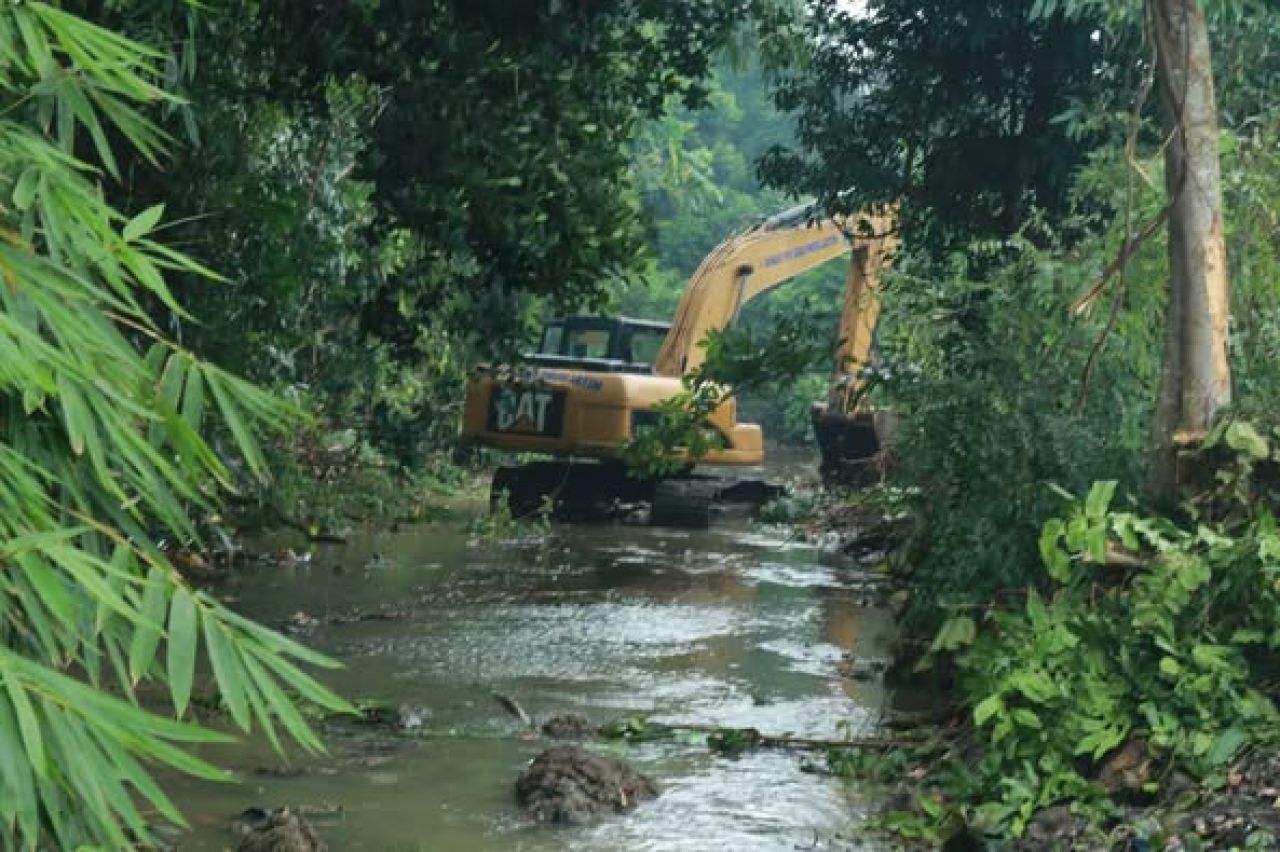 Normalisasi Daerah Aliran Sungai Tanjung di Kecamatan Burneh