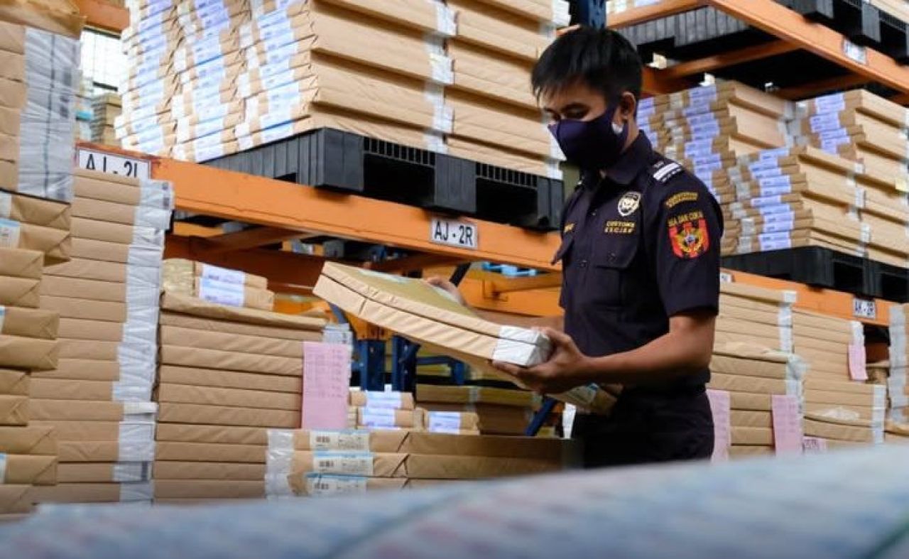 Bea Cukai Kudus Amankan 9,9 Juta Rokok Ilegal