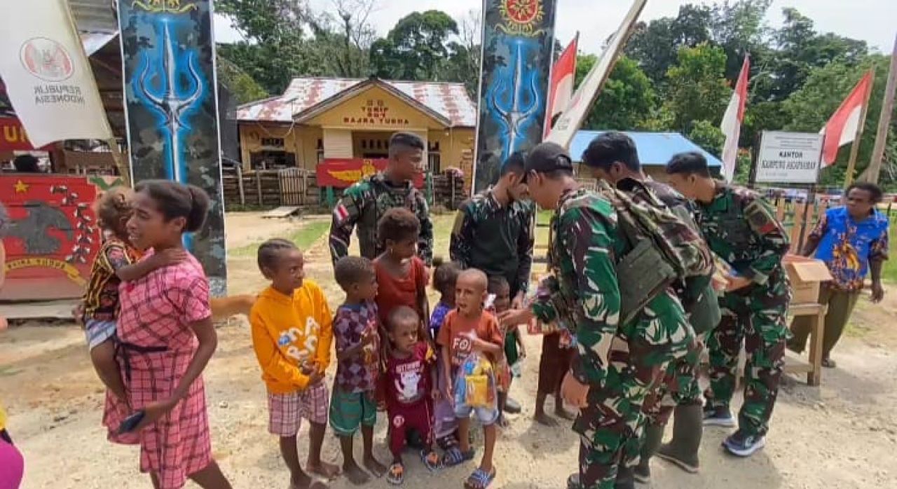 9 Bulan Satgas Yonif 501 Bajra Yudha di Maybrat, Sukses Kibarkan Bendera Merah Putih bersama 14 Mantan OPM