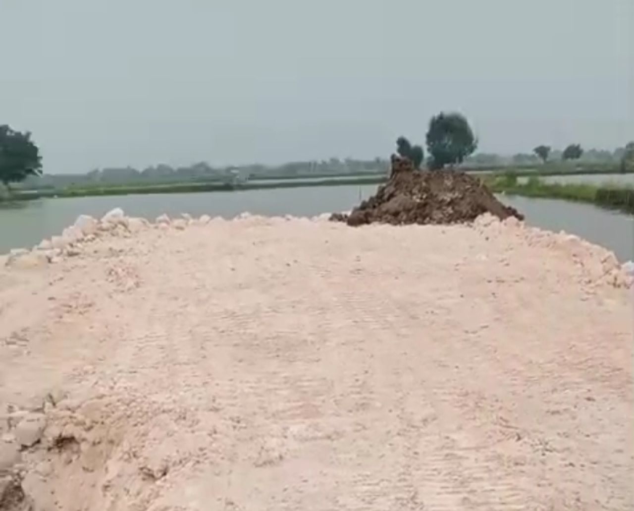 Izin Belum Terbit, Developer Perumahan di Desa Semampir Nekad Urug, Material dari Galian Diduga Ilegal