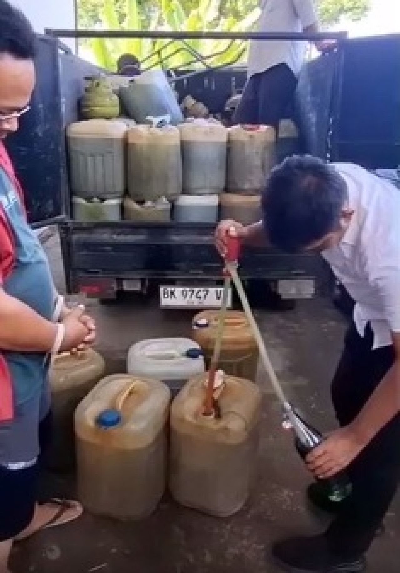 Ditreskrimsus Polda Sumatera Utara Ungkap Penimbunan BBM Bersubsidi di Deli Serdang