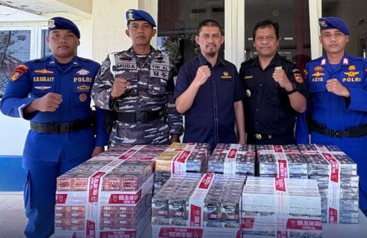 Barang bukti ratusan ribu batang rokok ilegal