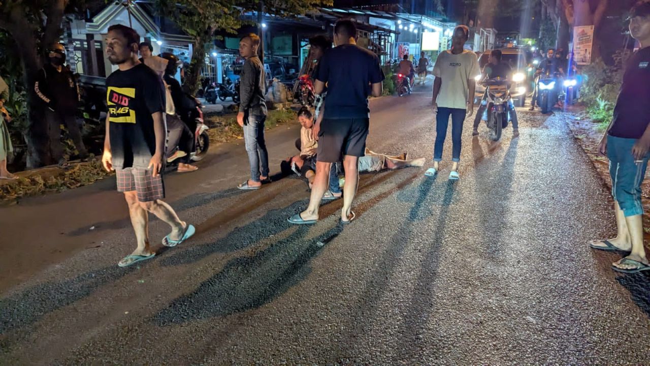 Kecelakaan tunggal di Jalan Raya Petiken