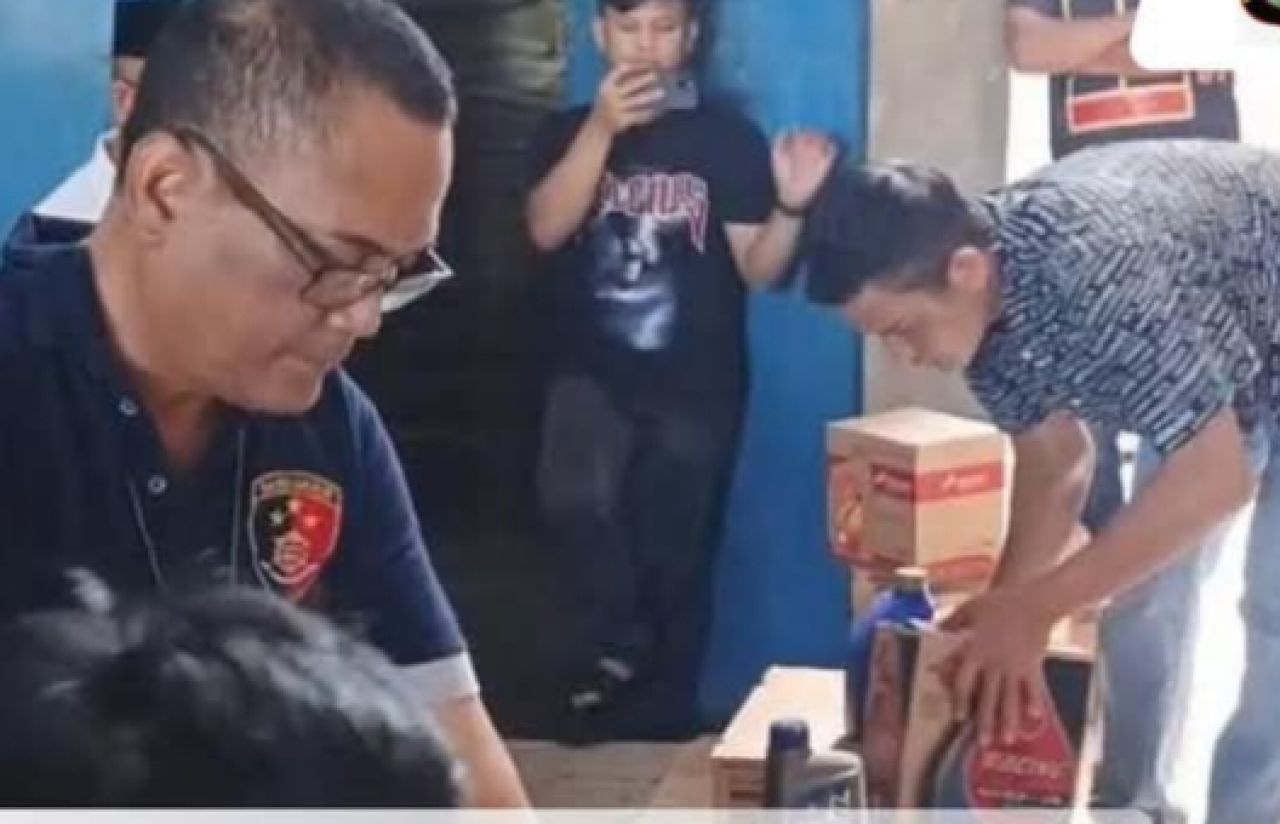 Pengungkapan kasus oli palsu oleh Polda Sulawesi Barat
