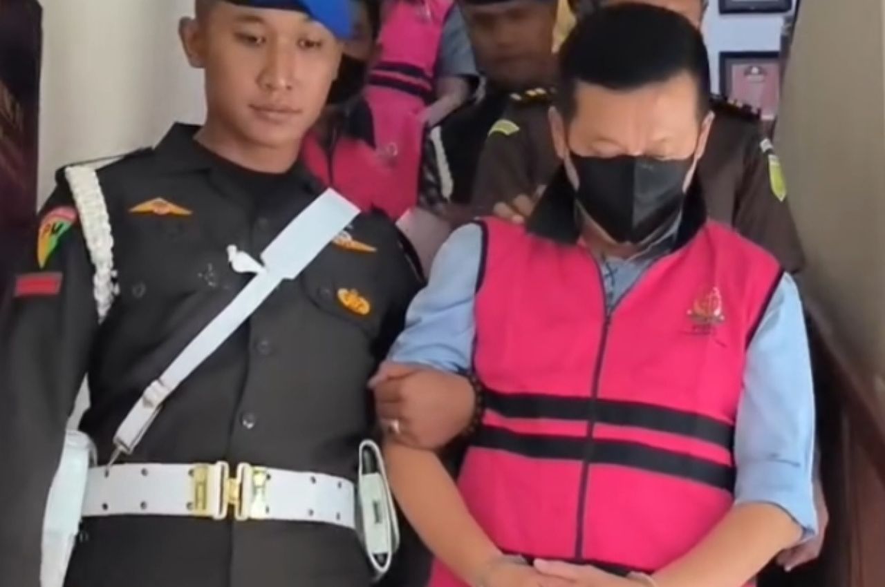 Han Sutrisno (pakai rompi)