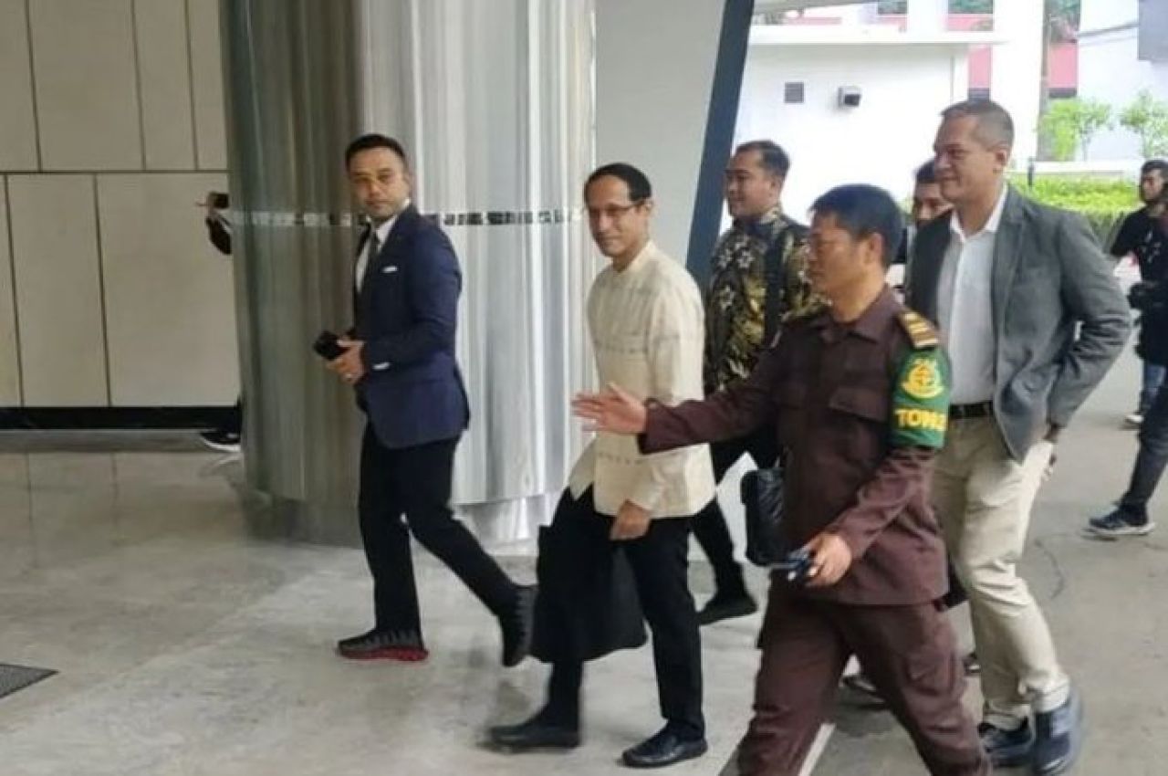 Nadiem Makarim saat mau diperiksa di Kejagung