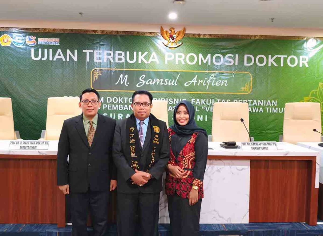 Samsul Arifien, Mantan Kepala Dinas Perkebunan Jawa Timur Meraih Gelar Doktor