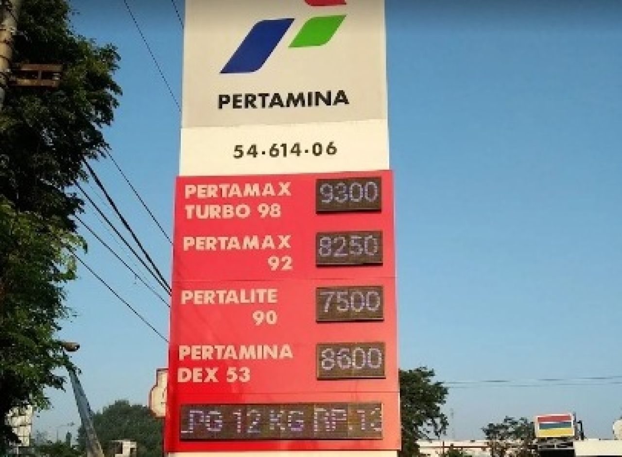 SPBU 54.614.06 di Jalan Nasional 15 Weru Mojongapit