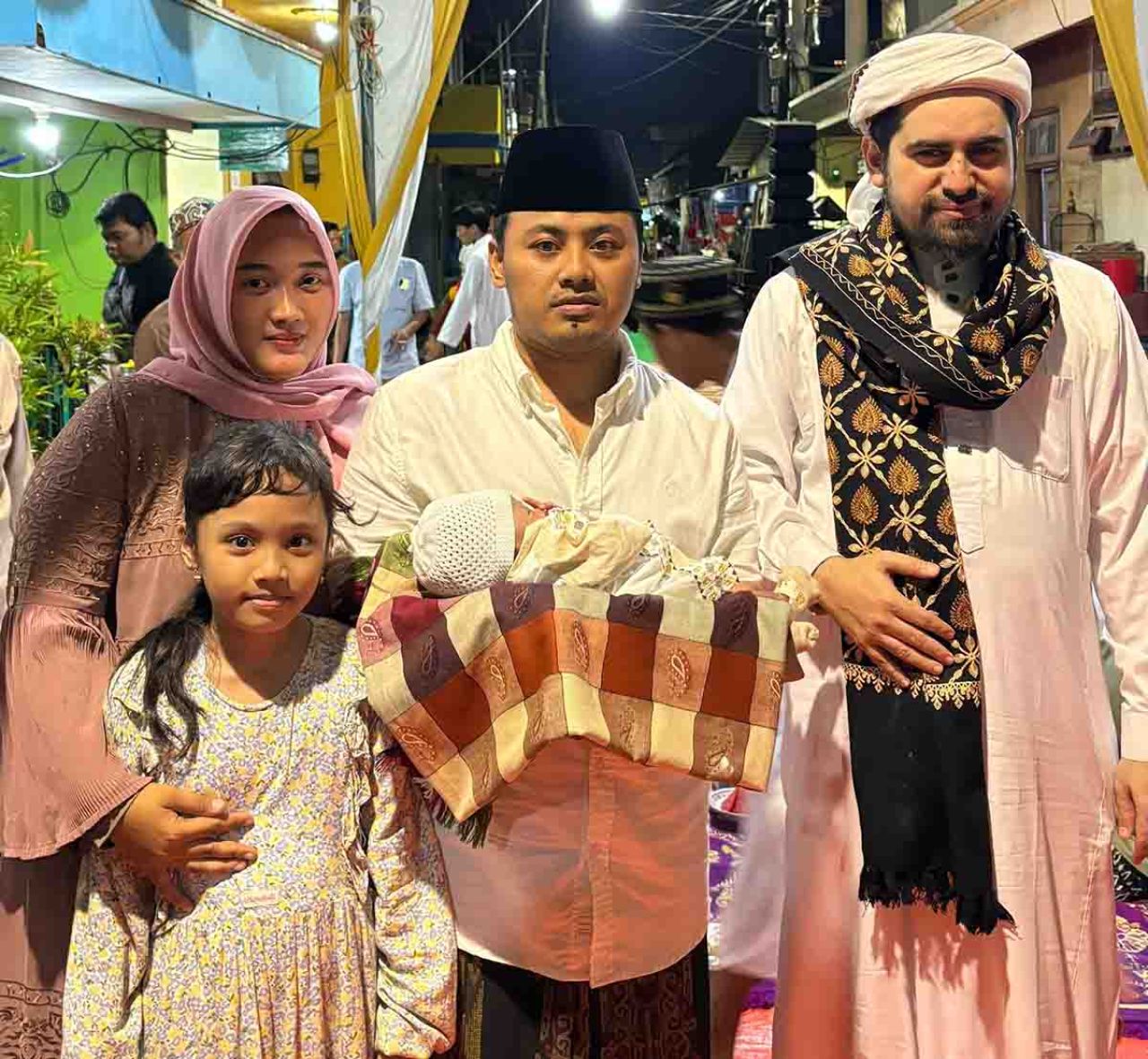 Ayub dan istrinya bersama Habib Musthofa Jamal Al Aydrus