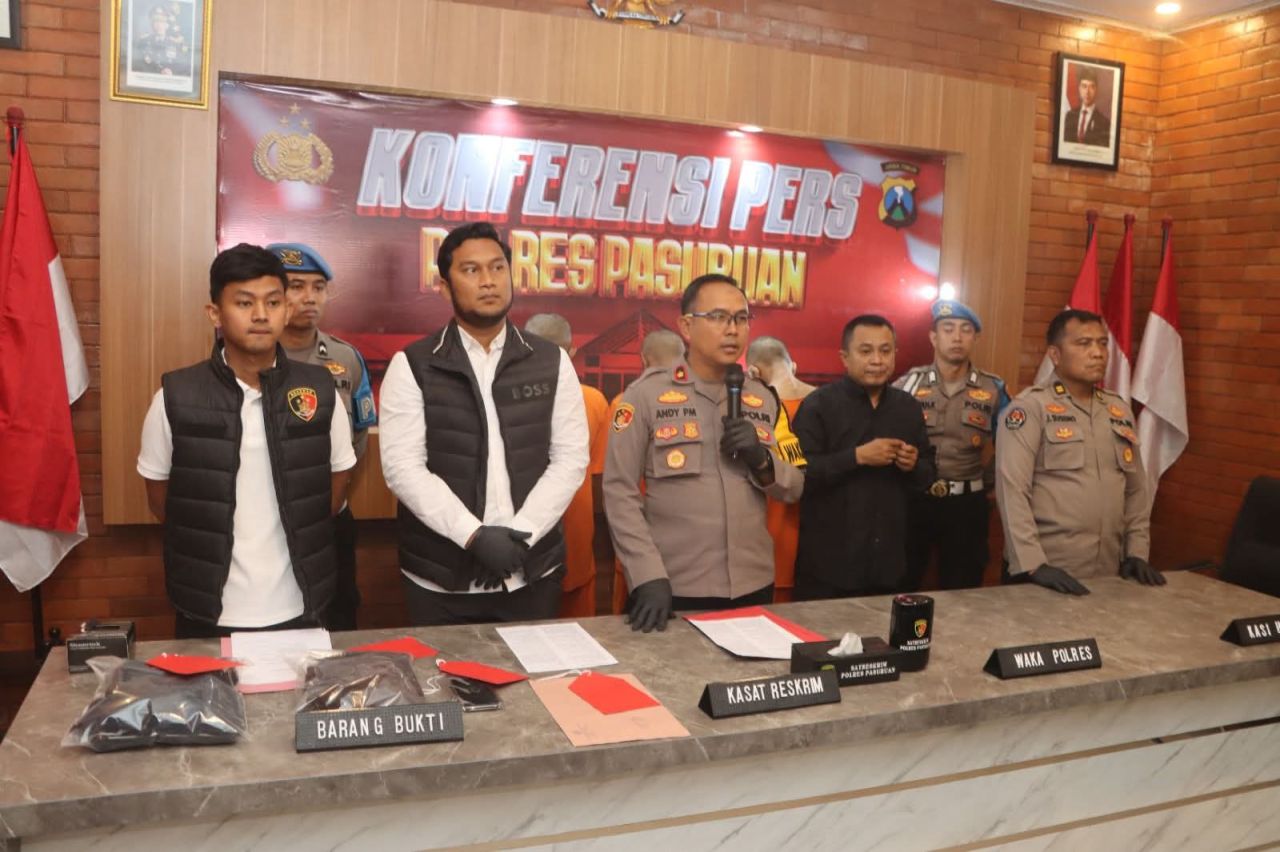 Kapolres Pasuruan saat konpers kasus pembunuhan