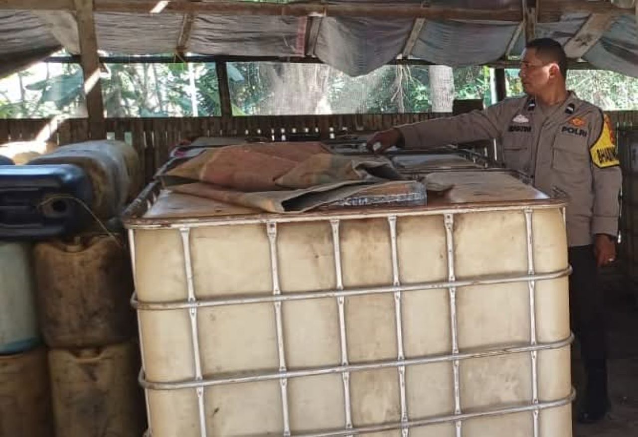 Tangki kempu yang digunakan menampung BBM subsidi